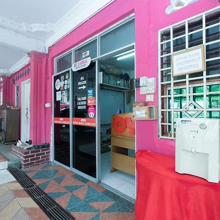 Oyo 89984 Noris Wang Homestay Lumut Eksteriør billede