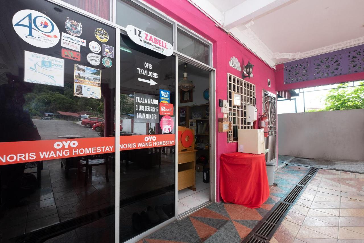 Oyo 89984 Noris Wang Homestay Lumut Eksteriør billede
