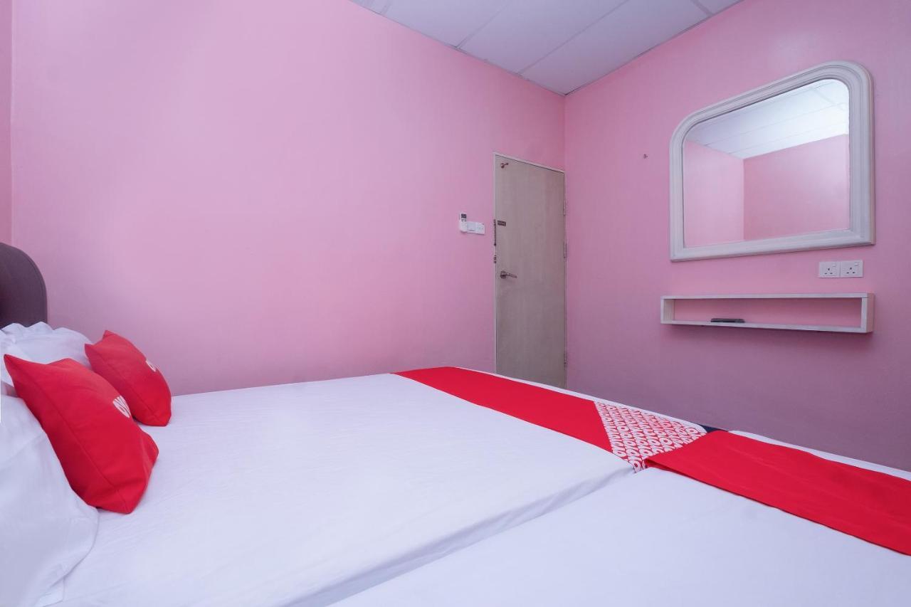 Oyo 89984 Noris Wang Homestay Lumut Eksteriør billede