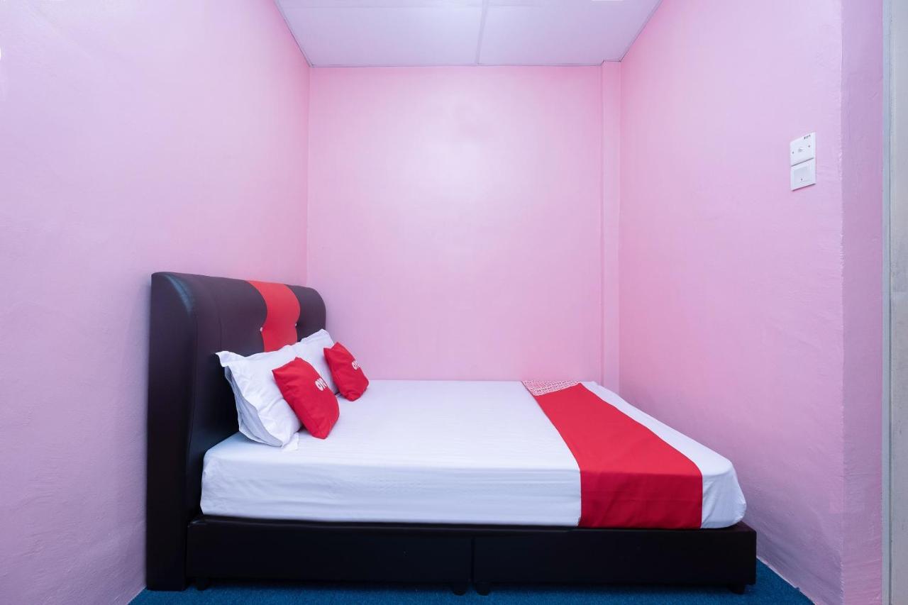 Oyo 89984 Noris Wang Homestay Lumut Eksteriør billede