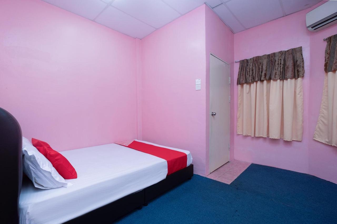 Oyo 89984 Noris Wang Homestay Lumut Eksteriør billede