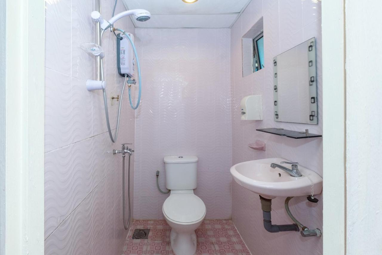 Oyo 89984 Noris Wang Homestay Lumut Eksteriør billede