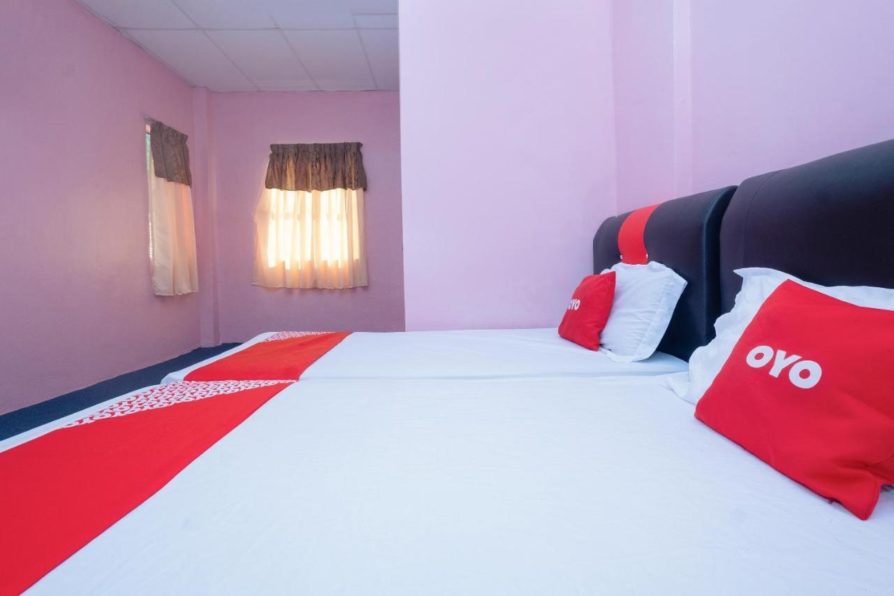 Oyo 89984 Noris Wang Homestay Lumut Eksteriør billede